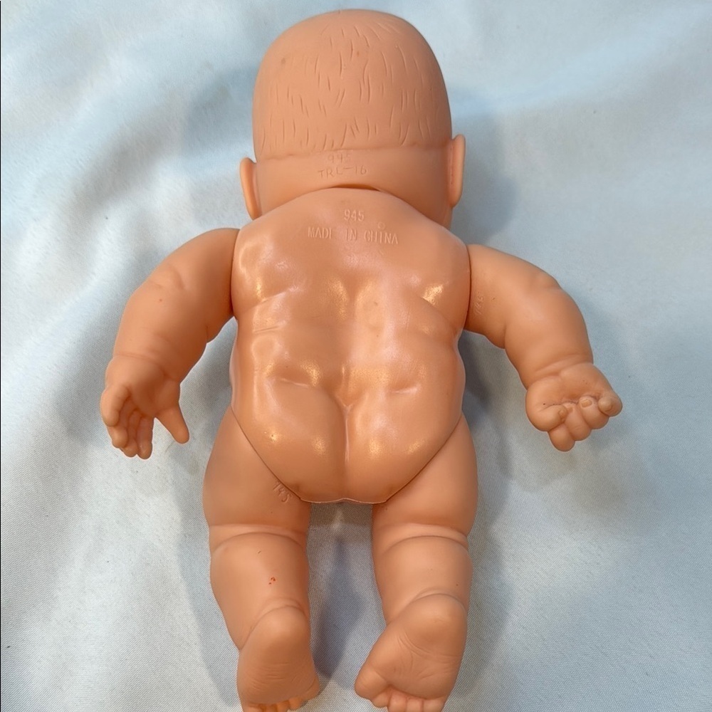 9" Baby Doll, Realistic, Caucasian Female Anatomically Correct Vinyl Blue Eyes - Picture 4 of 12